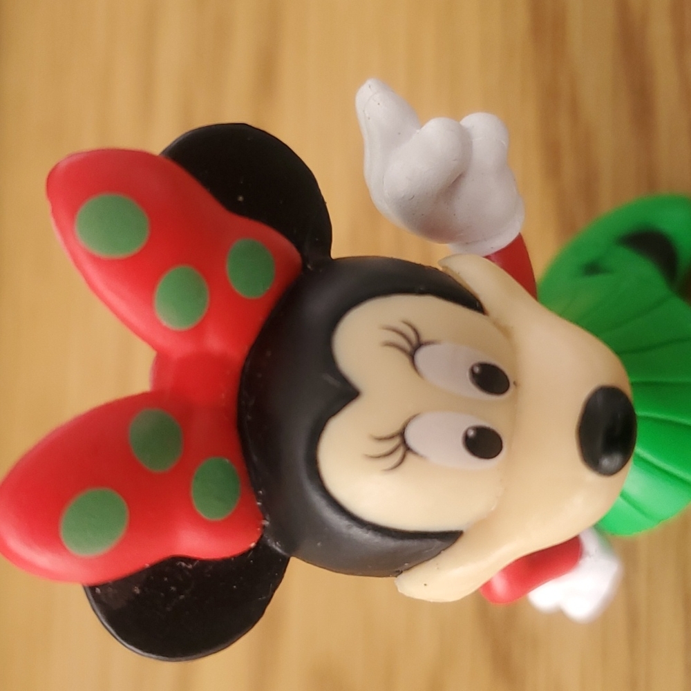 Minnie Mouse - Picture 5 of 5